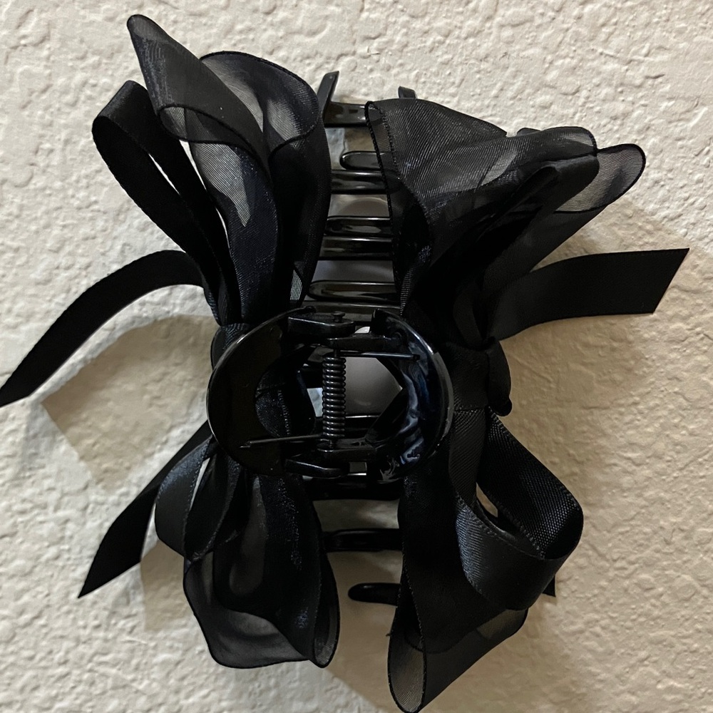 Chic Black Bow Hair Clip
